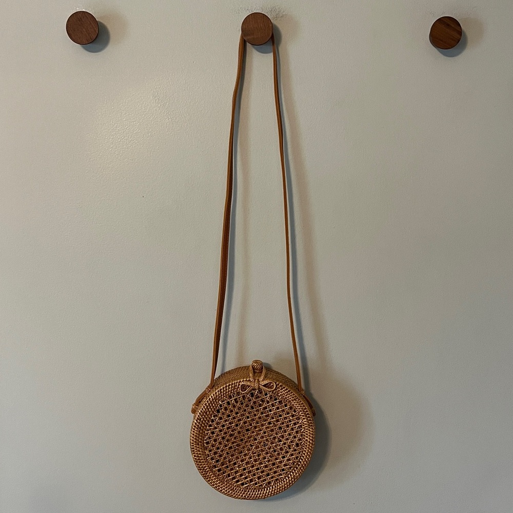 Anthropologie Bag Handwoven Round Rattan Wicker Crossbody Purse‎ - Picture 4 of 16